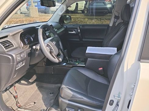 Used 2019 Toyota 4Runner Limited AWD/4WD image 10