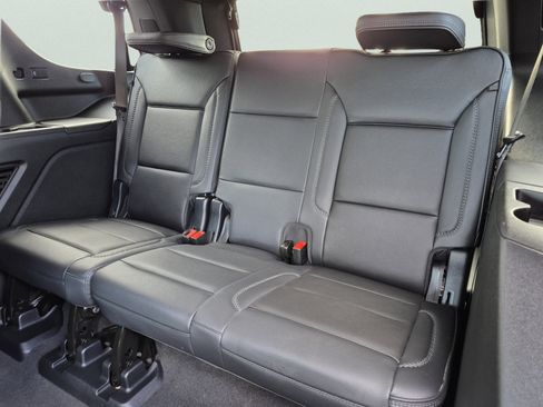 Used 2024 GMC Yukon Denali w/ Advanced Technology Package AWD/4WD image 21