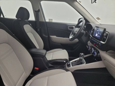 Used 2025 Hyundai Venue SEL FWD image 21