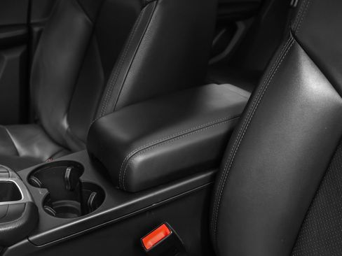 Certified 2018 Porsche Macan Sport Edition AWD/4WD image 32