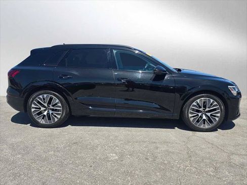 Used 2024 Audi Q8 e-tron Prestige w/ Prestige Package AWD/4WD image 2