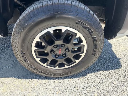 Used 2024 Toyota Tacoma TRD Off-Road w/ TRD Off Road Premium Package AWD/4WD image 10