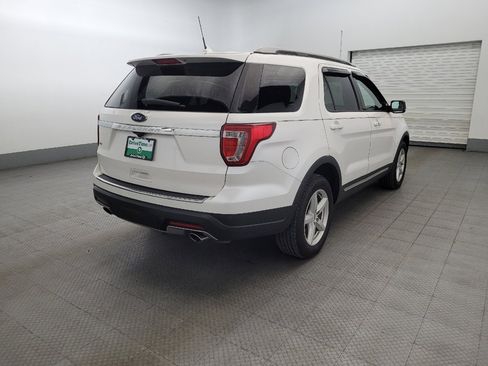 Used 2018 Ford Explorer XLT w/ Equipment Group 202A image 9