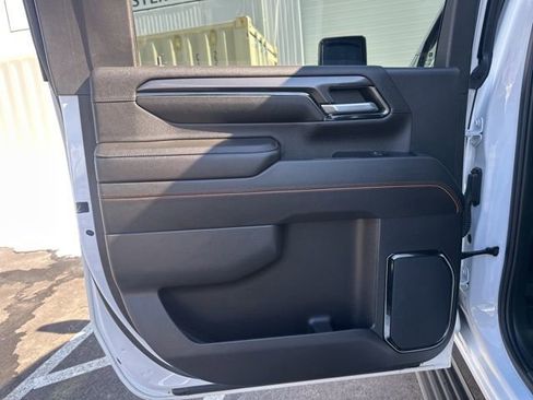 Used 2024 GMC Sierra 2500 AT4 w/ AT4 Premium Plus Package image 16