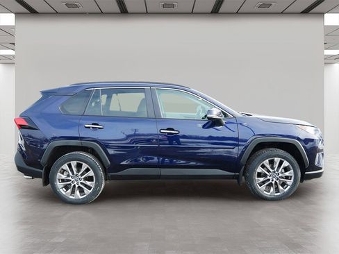 Used 2019 Toyota RAV4 Limited image 6