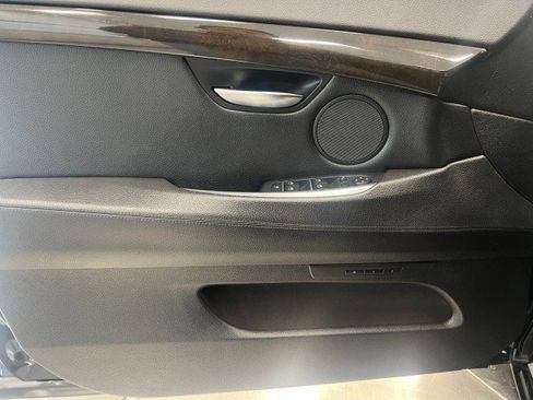 Used 2010 BMW 550i Gran Turismo xDrive image 12