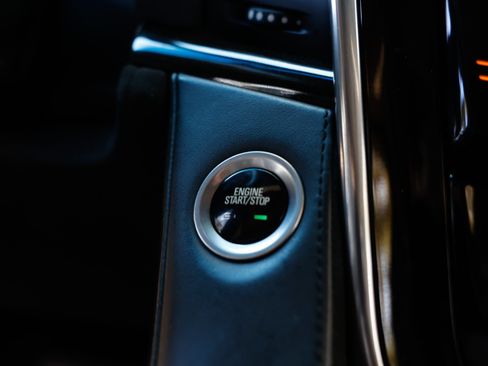 Used 2017 Cadillac Escalade ESV Platinum image 37