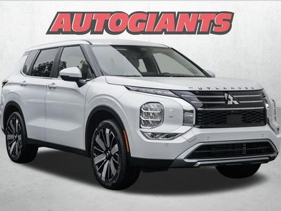 New 2025 Mitsubishi Outlander SE