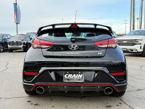 Certified 2022 Hyundai Veloster N Base image 6