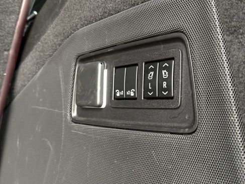 Used 2022 Cadillac Escalade Sport Platinum w/ LPO, ONYX Package image 40