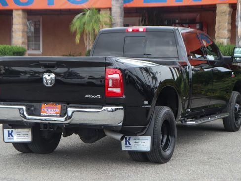 Used 2024 RAM 3500 Tradesman w/ Chrome Appearance Group AWD/4WD image 10