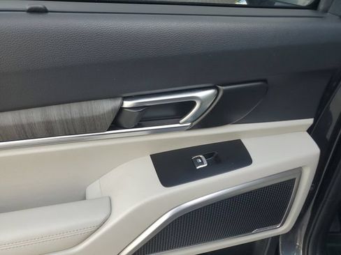 Certified 2023 Kia Telluride EX w/ EX Captain's Chair Package FWD image 10