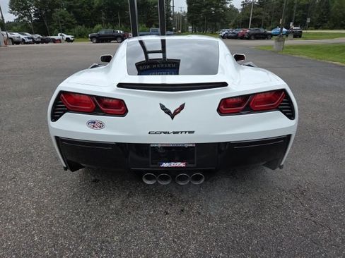 Used 2018 Chevrolet Corvette Stingray Coupe w/ 1LT RWD image 23