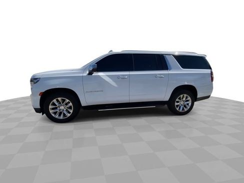 Used 2022 Chevrolet Suburban Premier AWD/4WD image 7