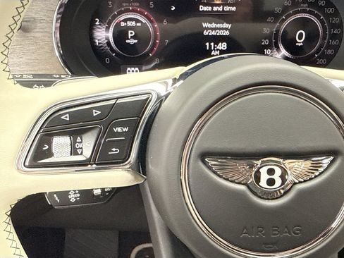 New 2026 Bentley Bentayga AWD/4WD image 11