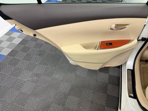 Used 2011 Lexus ES 350 FWD image 9