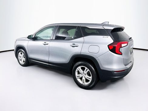 Used 2024 GMC Terrain SLE image 5