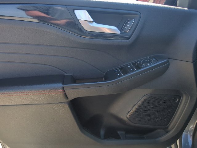Used 2025 Ford Escape ST-Line FWD image 12