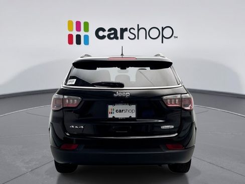 Used 2018 Jeep Compass Latitude w/ Cold Weather Group AWD/4WD image 4