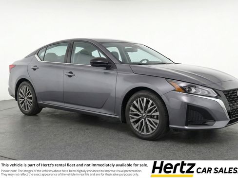 Used 2025 Nissan Altima 2.5 SV image 1