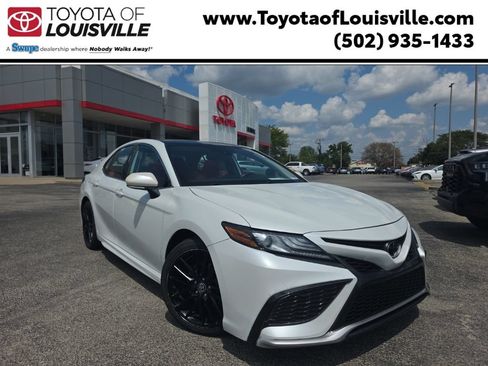 Used 2022 Toyota Camry XSE FWD image 1