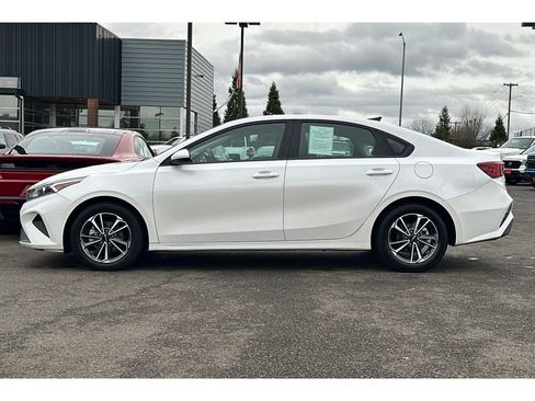 Used 2023 Kia Forte LXS image 9