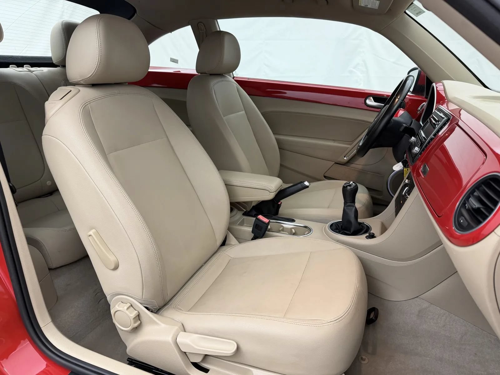 Used 2014 Volkswagen Beetle 2.5 FWD image 18