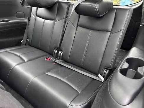 Used 2019 Nissan Pathfinder Platinum image 10