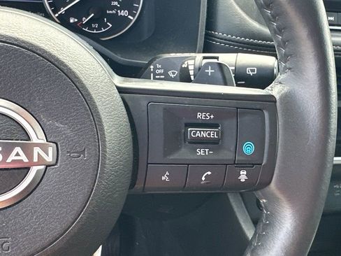 Used 2024 Nissan Rogue SV w/ SV Premium Package image 24