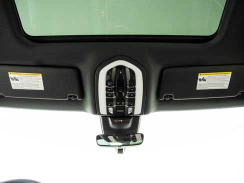 New 2026 Porsche Macan AWD/4WD image 20