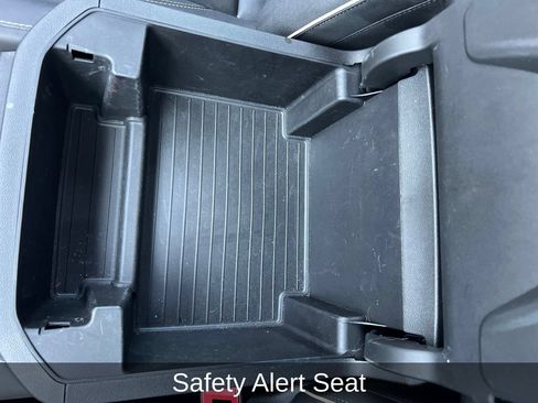 Used 2023 Chevrolet Suburban Premier AWD/4WD image 25