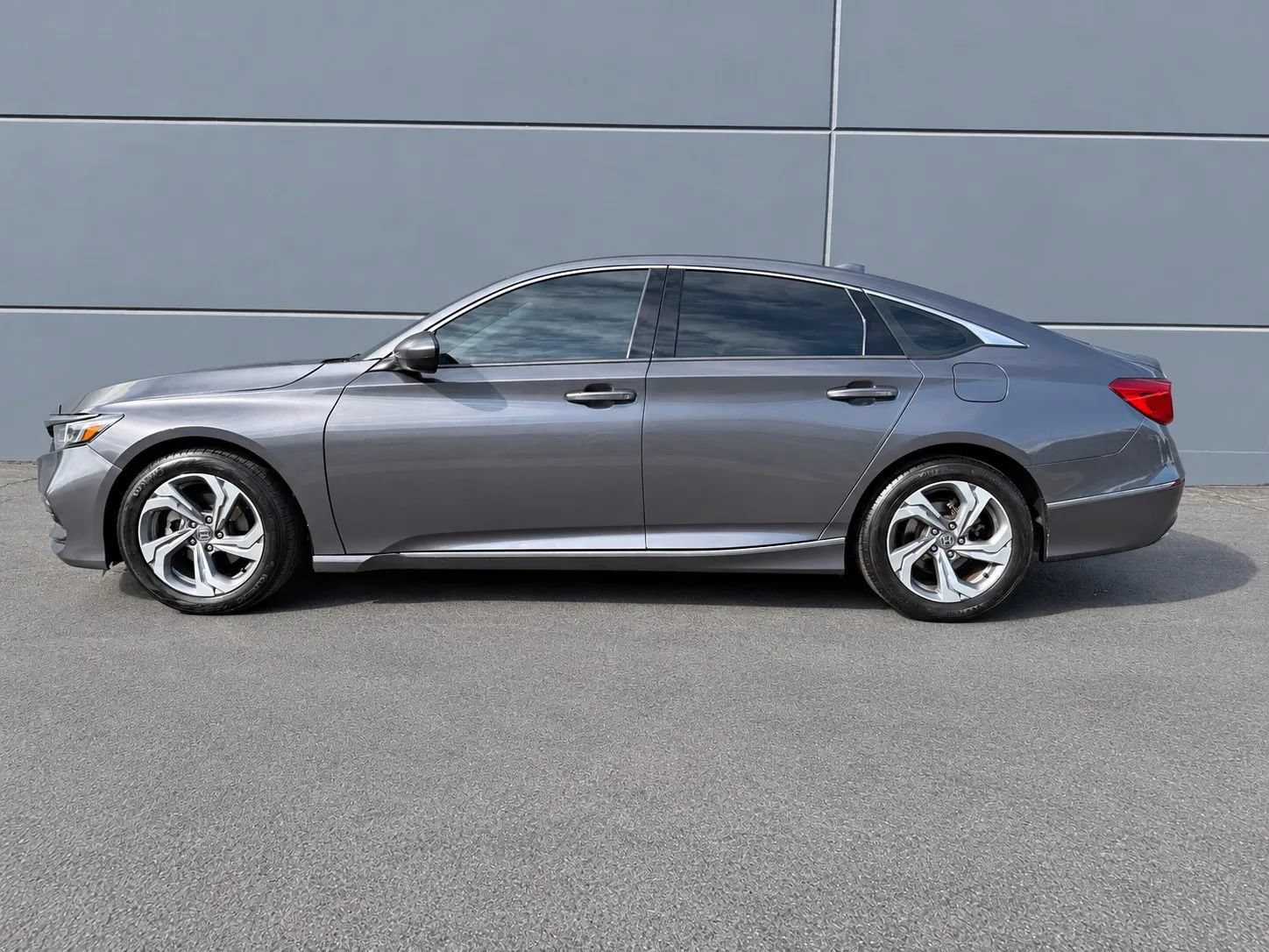 Used 2020 Honda Accord EX image 8