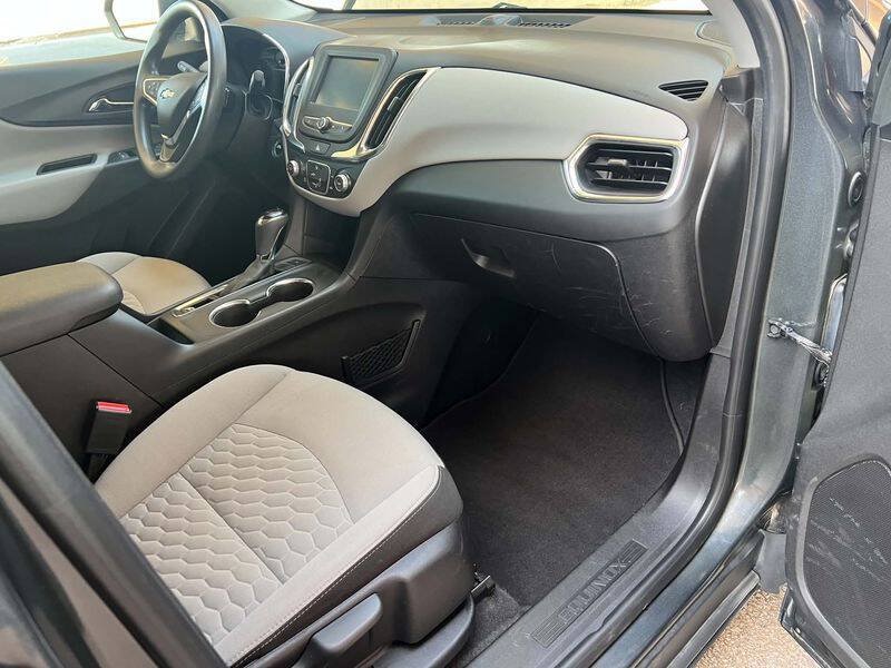 Used 2018 Chevrolet Equinox LS AWD/4WD image 34