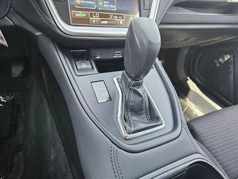 Used 2025 Subaru Outback w/ Popular Package #1A AWD/4WD image 12