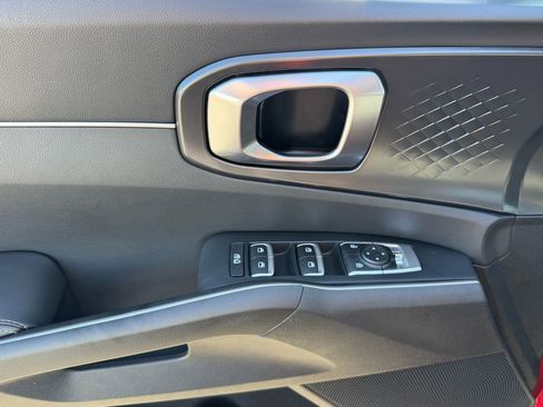 Used 2023 Kia Sorento S w/ Panoramic Sunroof Package image 11