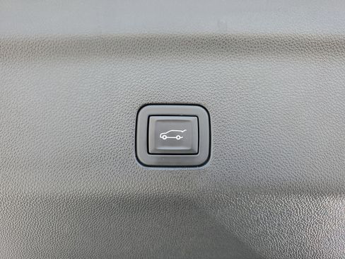 Used 2024 Chevrolet Tahoe High Country image 19