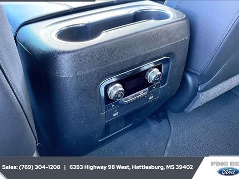 Used 2021 GMC Yukon SLT w/ SLT Luxury Plus Package image 25