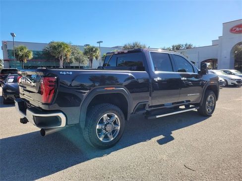 Used 2025 GMC Sierra 2500 SLT w/ SLT Premium Package image 14