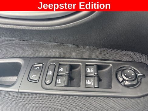 Used 2021 Jeep Renegade Sport image 17