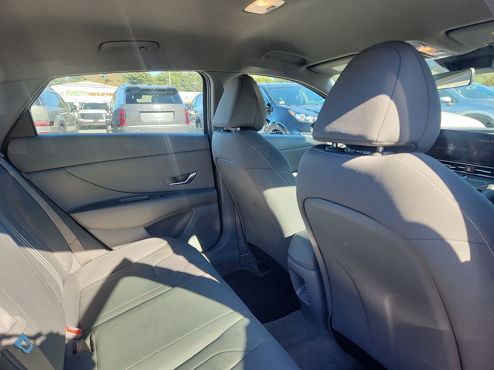 Certified 2024 Hyundai Elantra SEL FWD image 27