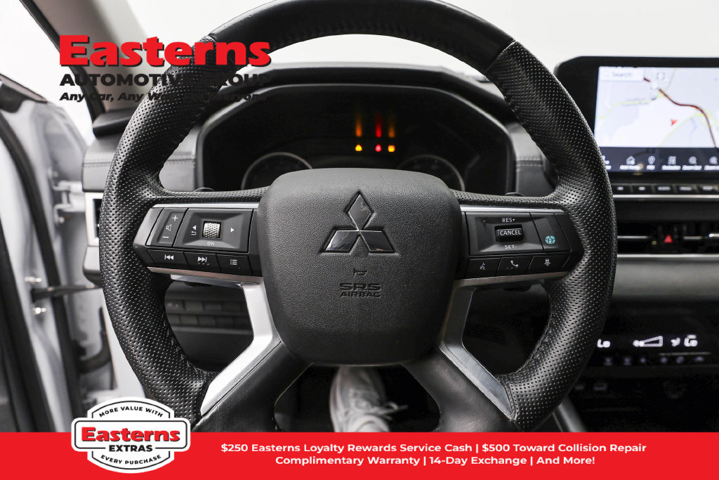 Used 2024 Mitsubishi Outlander SE FWD image 11