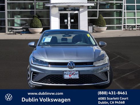 Certified 2025 Volkswagen Jetta SE FWD image 2
