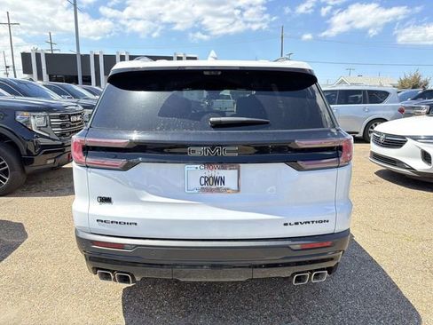 Used 2026 GMC Acadia Elevation w/ Black Edition FWD image 8