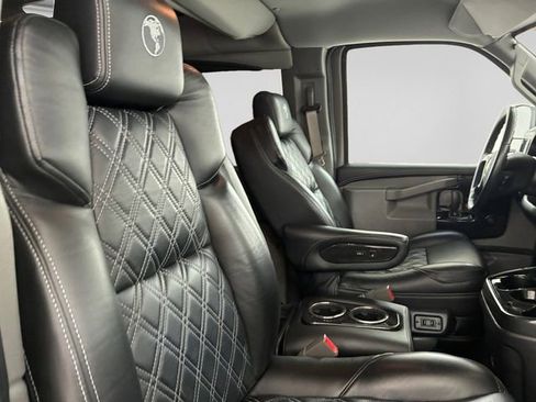 Used 2021 Chevrolet Express 3500 LS w/ Chrome Appearance Package image 13