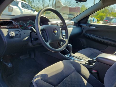 Used 2015 Chevrolet Impala LT FWD image 19