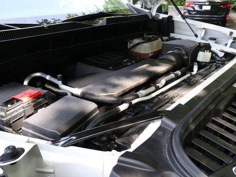 Used 2023 Chevrolet Silverado 1500 LT AWD/4WD image 16