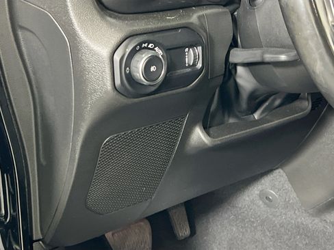 Used 2023 Jeep Wrangler Unlimited Sahara AWD/4WD image 10