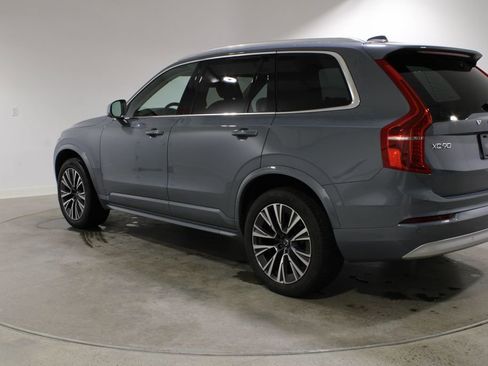 Used 2022 Volvo XC90 T5 Momentum w/ Advanced Package image 3