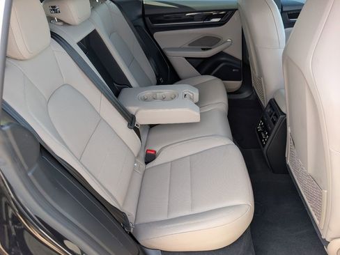 Certified 2025 Porsche Macan 4 Electric AWD/4WD image 7