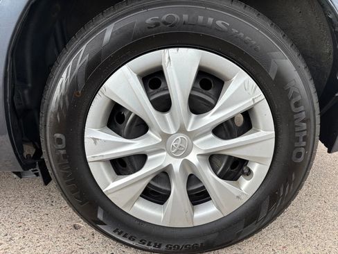 Used 2017 Toyota Corolla SE FWD image 44